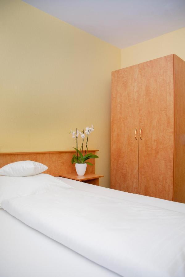 Friends Hotel Kerpen Zewnętrze zdjęcie