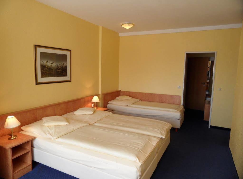 Friends Hotel Kerpen Zewnętrze zdjęcie