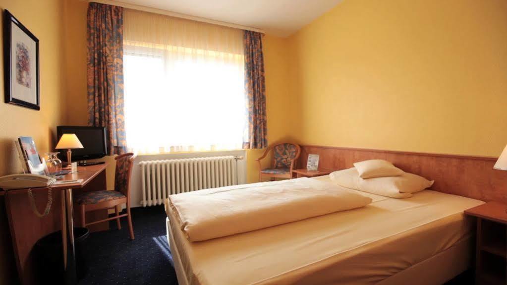 Friends Hotel Kerpen Zewnętrze zdjęcie